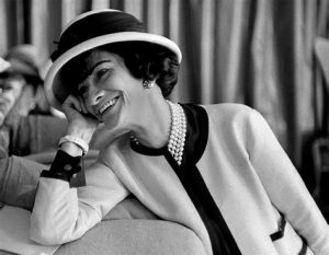 Coco Chanel, la prima ad utilizzareil jersey nella sartoria